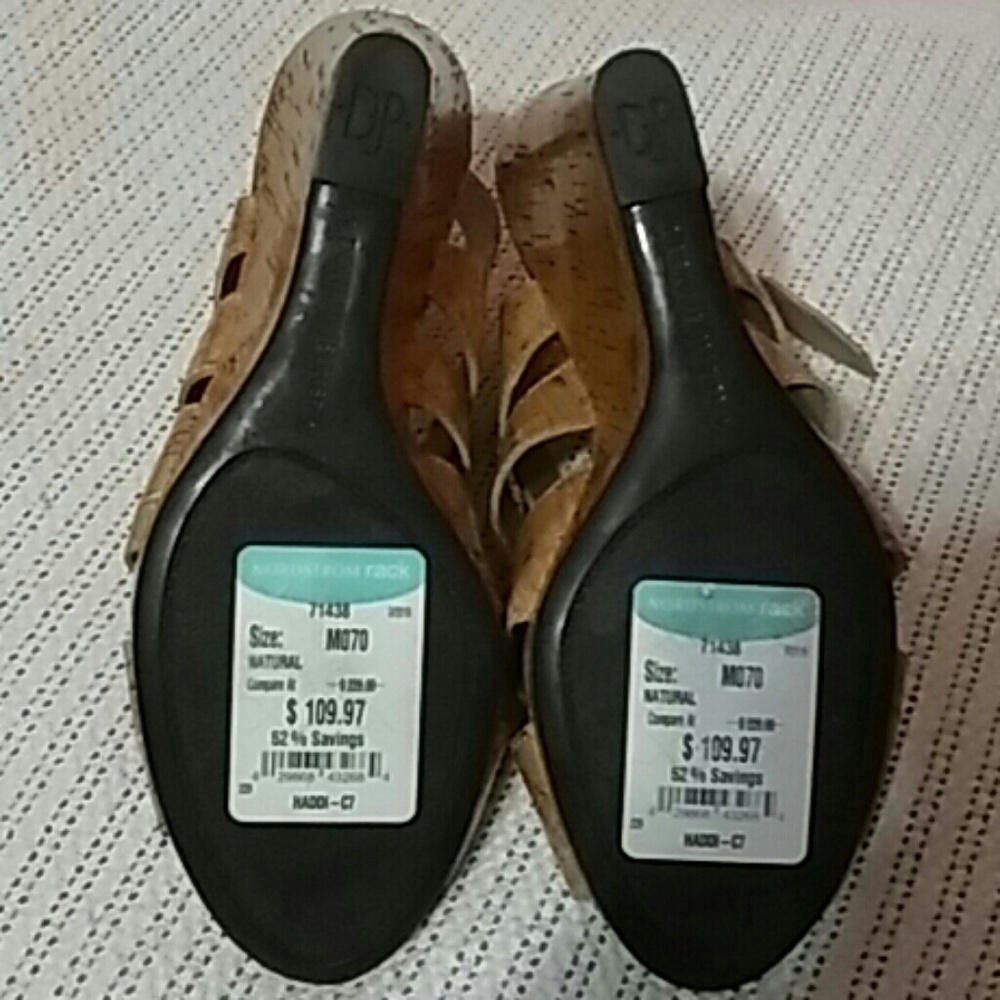 Sandals - Picture 4 of 4